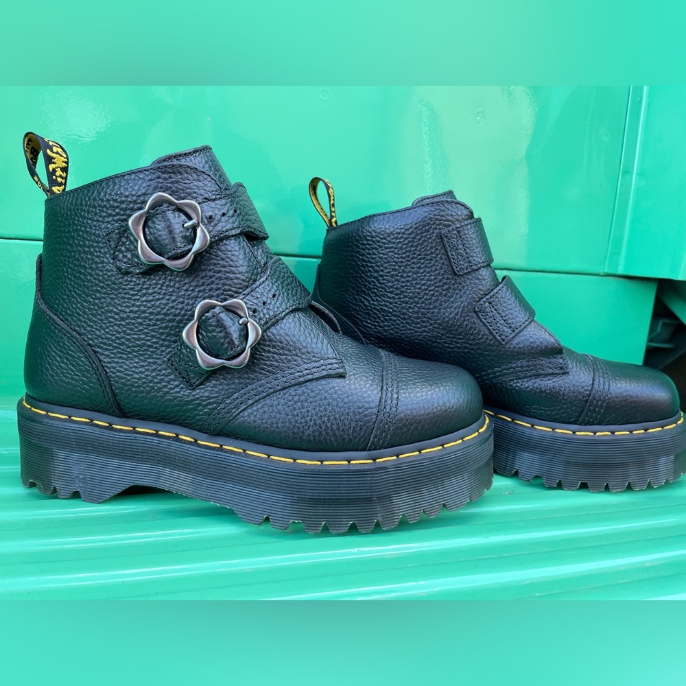 Dr MARTENS DEVON FLOWER BOOTS Platform Black Strap EUC punk metal goth 10